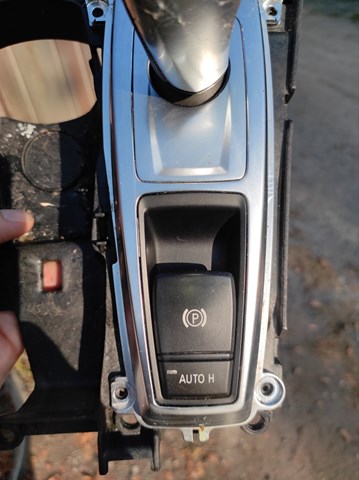 BMW 61316975467 Накладка консоли рычага переключения передач АКПП в наличии Киев