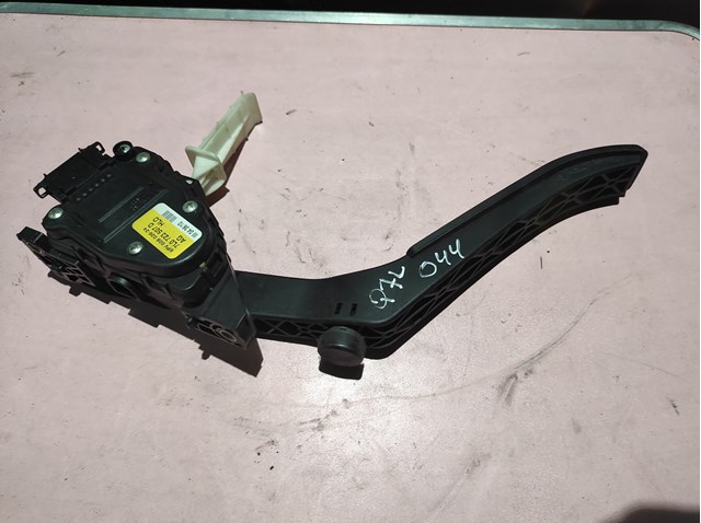 Педаль акселератора 7L0723507D VAG