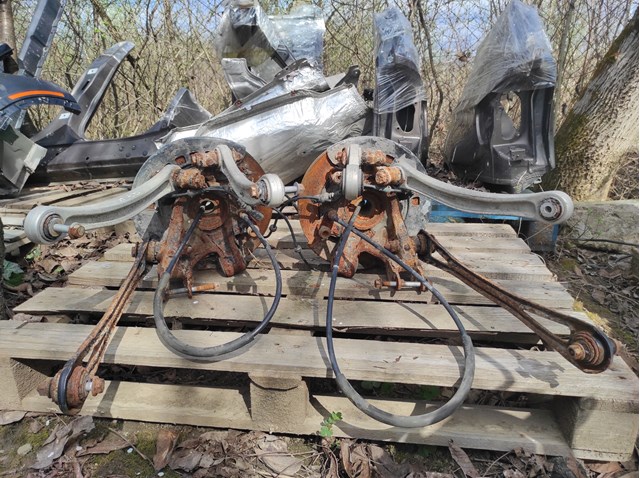 7L8505436A VAG Цапфа (поворотный кулак) задний правый купить в Полтава