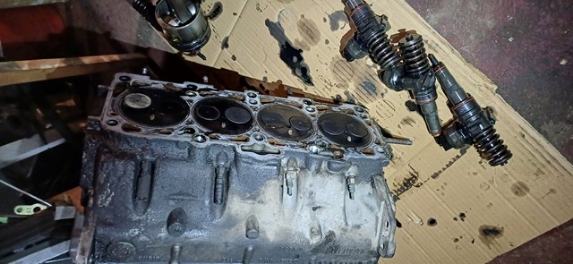 Головка блока цилиндров 038103373R VAG