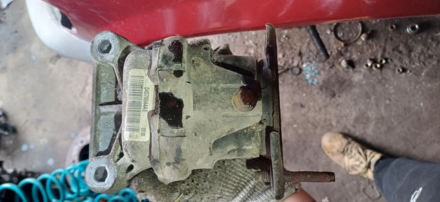 Подвеска двигателя (силового агрегата) 04578044AE CHRYSLER