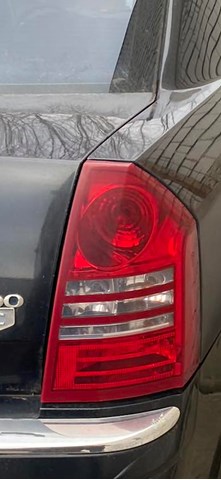 Правый стоп Chrysler 300 100