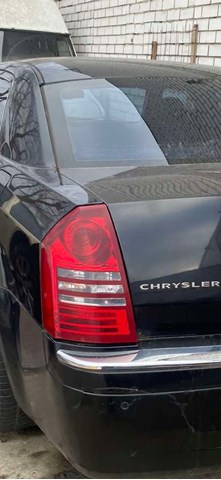 Фонарь задний левый Chrysler 300