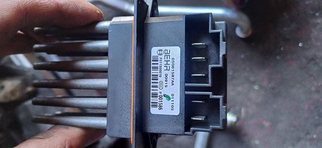 Резистор моторчика вентилятора кондиционера 05061587AA CHRYSLER