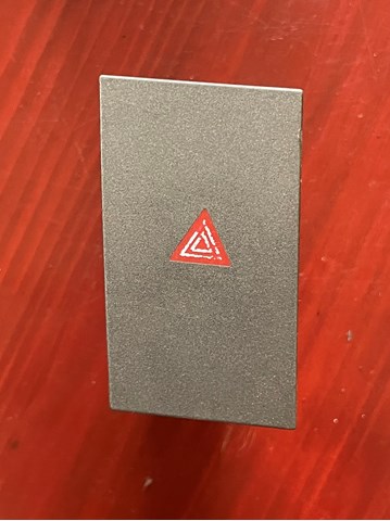 Кнопка аварийного сигнала 13138255 GM