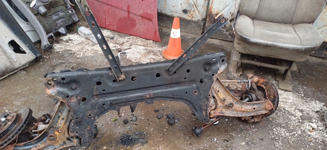 Балка передней подвески 1758710 FORD