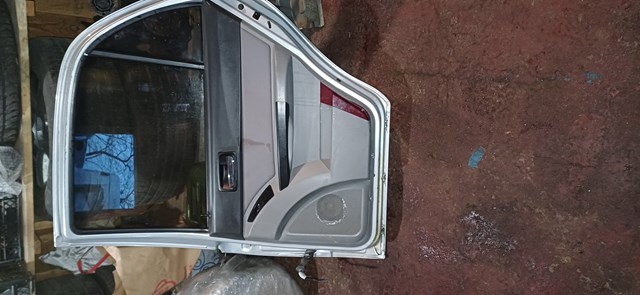 1800678180 Стекло двери задней правой купить Полтава