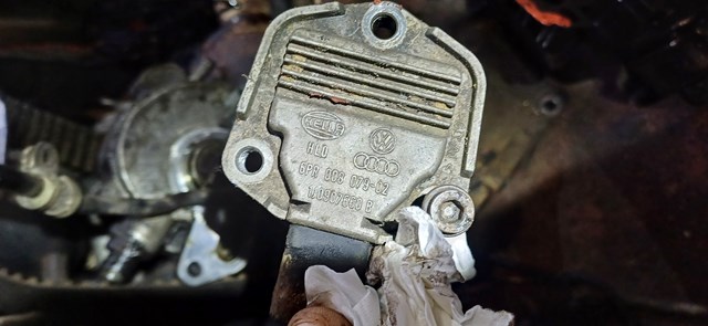 Датчик уровня масла двигателя Volkswagen Golf 4
