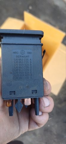 Кнопка аварийной сигнализации 1J0953235A VAG