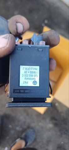 Кнопка аварийной сигнализации 1J0953235C VAG