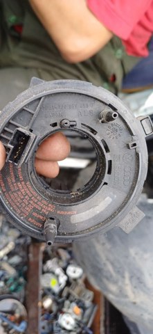 Кольцо контактное, шлейф руля 1J0959653B VAG