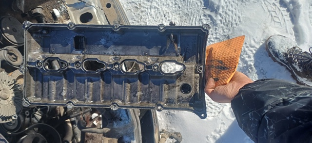 HYUNDAI 224104A010 Клапанная крышка в наличии Полтава