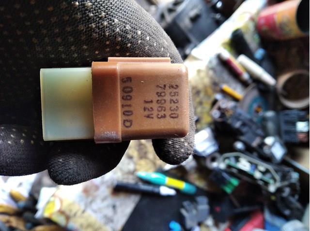 NISSAN 2523079963 Реле противотуманной фары в наличии Ужгород