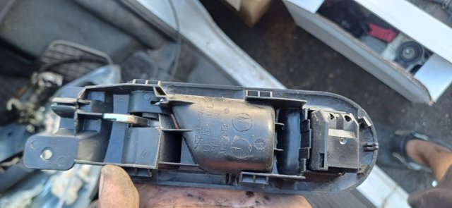 Ручка передней двери внутренняя, правая 3B1837114 VAG