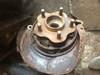 Кулак поворотный левый 430198H300 NISSAN