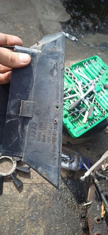 VAG 4B0129617C Патрубок расходомера воздуха в наличии Каменское