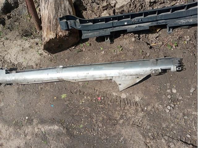 Накладка (молдинг) порога наружная правая 4B0853860 VAG