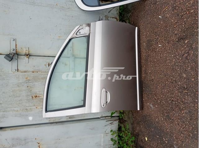 Пассажирская передняя дверь 6700152011 TOYOTA