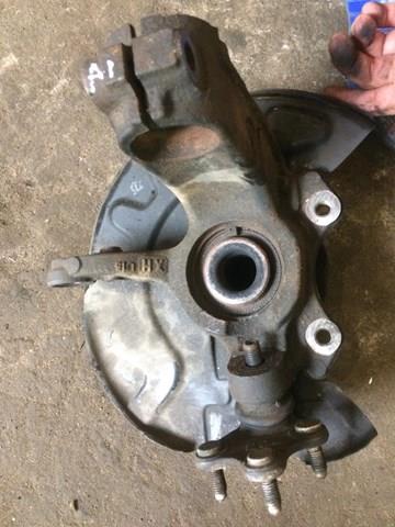 Кулак поворотный передний левый 6Q0407255R VAG