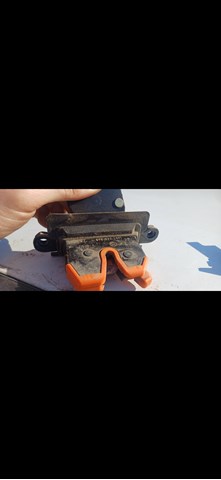 Замок крышки багажника 6Y0827501J VAG