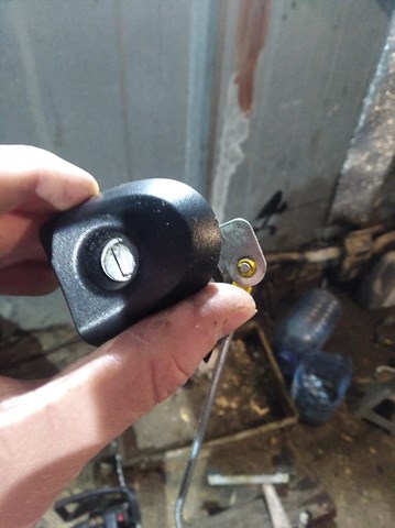 Ручка двери передней наружная левая 826461HB0A NISSAN