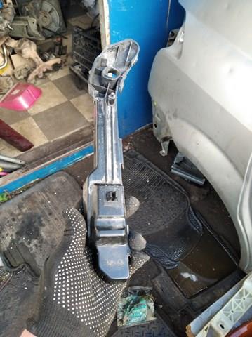 HYUNDAI 865141D000 Кронштейн бампера переднего правый в наличии Винница