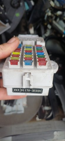 911703E920 HYUNDAI Блок предохранителей задний салонный купить в Николаев
