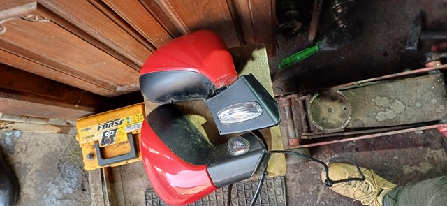 Зеркало наружное правое 96806501XT PEUGEOT