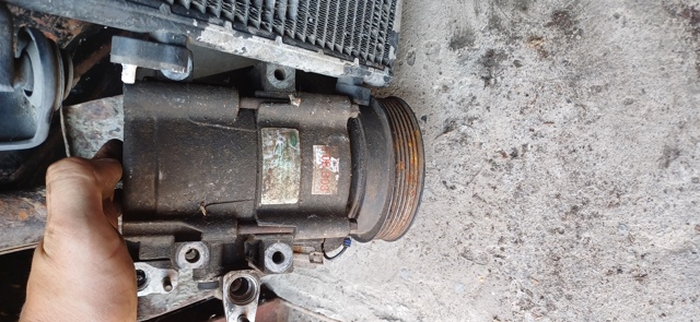 Компрессор кондиционера 9770126200 HYUNDAI