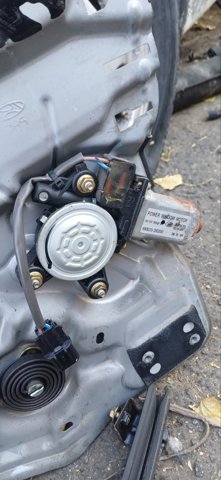 9882026200 HYUNDAI Мотор стеклоподъемника двери задней правой купить в Черновцы