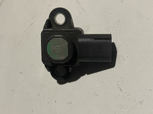 Датчик абсолютного давления в коллекторе A0051535028 MERCEDES