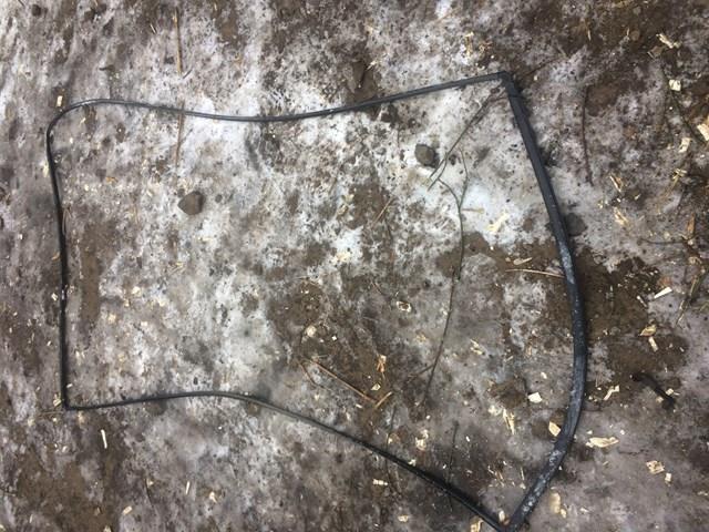 Уплотнитель лобового стекла Mercedes Sprinter II 3-t