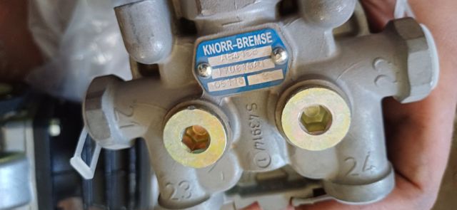 Клапан ограничения давления пневмо системы AE4158 KNORR-BREMSE