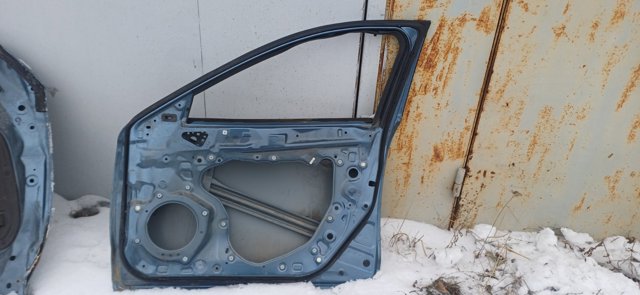Пассажирская передняя дверь GHY05802XD MAZDA