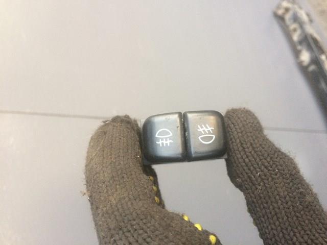 MR270320 Mitsubishi кнопка туманок