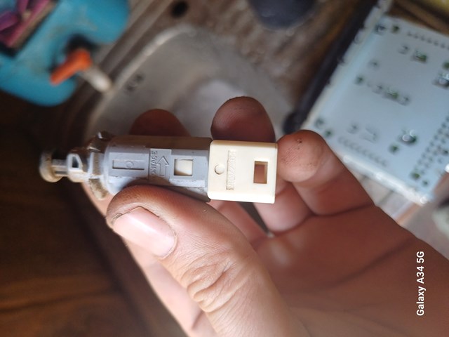 MITSUBISHI MR977584 Датчик стоп сигнала в наличии Тернополь