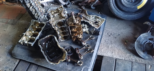 Картер масляный PE0110400 MAZDA