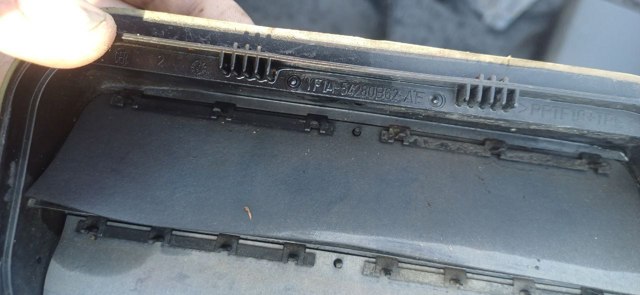 Решетка вентиляционная задняя YF1A54280B62AE FORD