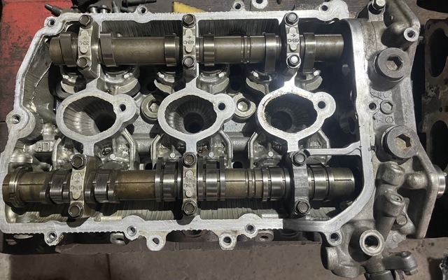 Головка блока цилиндров (ГБЦ), левая 11063AB020 SUBARU