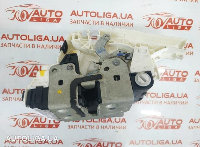 Замок задней левой двери 04589915AD CHRYSLER