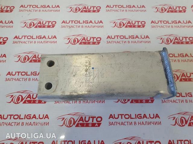 Кронштейн усилителя переднего бампера 110919300B TESLA