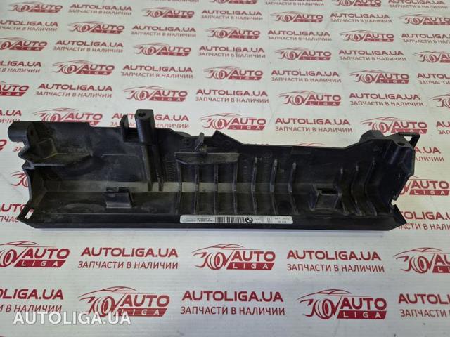 Кронштейн радиатора левый 17117616025 BMW