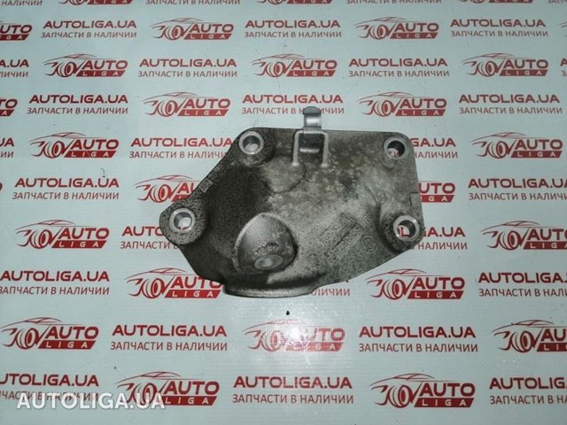 Кронштейн подушки (опоры) двигателя, левой 22116768521 BMW