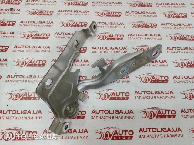 Левая петля капота 25802951 GM