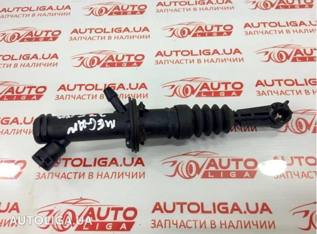 Цилиндр сцепления, главный 306107617R RENAULT