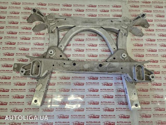 Передняя балка 31106857710 BMW