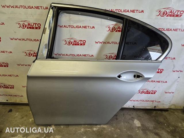 Дверь пассажирская задняя левая 41007206113 BMW