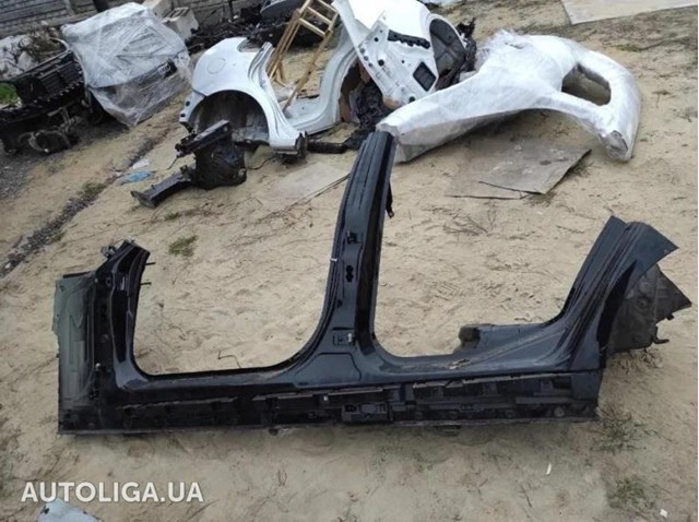 Боковина кузова в сборе 41217298011 BMW