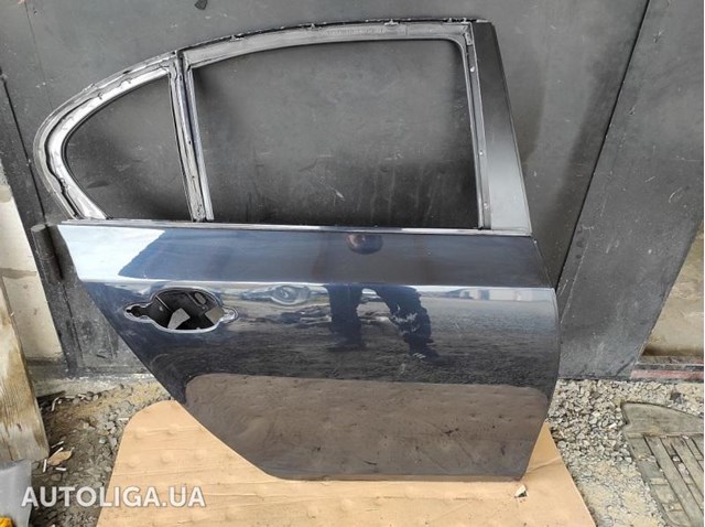 Дверь пассажирская задняя правая 41527202342 BMW