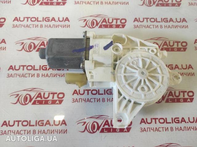 Стеклоподъемник левой задней двери 4589151AA CHRYSLER